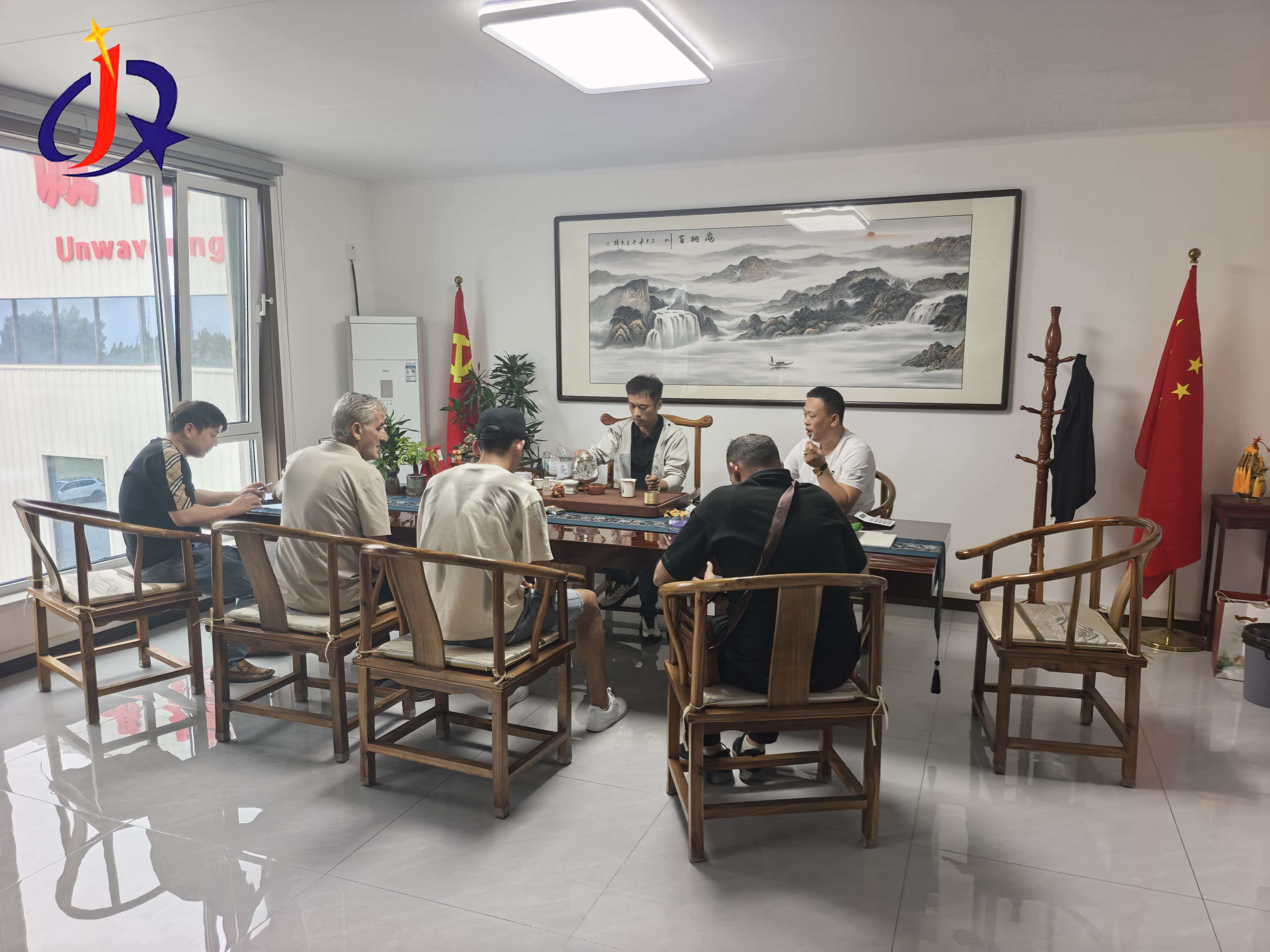 Colombian Gold Processing Equipment Distributors Visit Jinqi Machinery for South American Market Cooperation